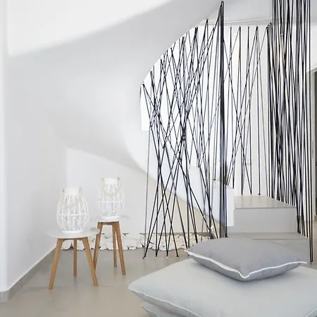 Hideaway Fira (Santorini)