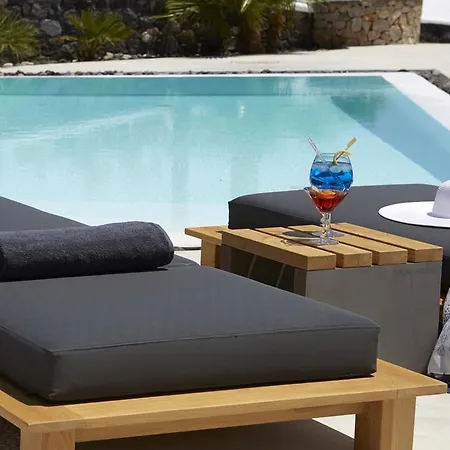 Hideaway Fira (Santorini)