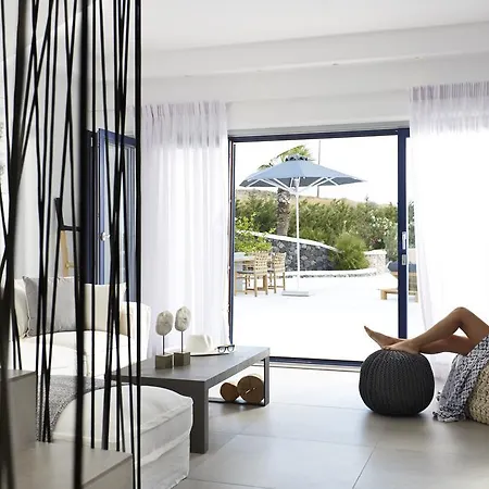 Hideaway Fira (Santorini)