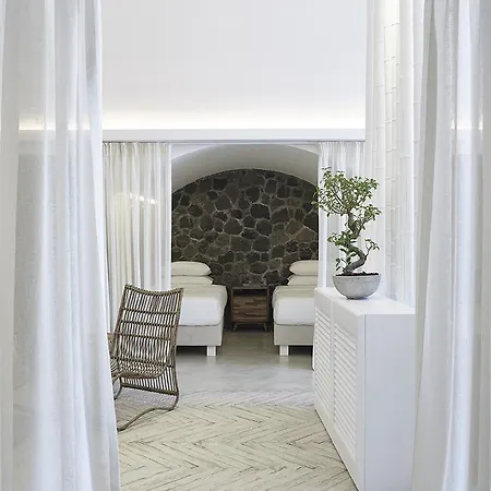 Hideaway Fira (Santorini)
