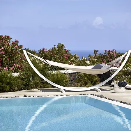 Hideaway Fira (Santorini)
