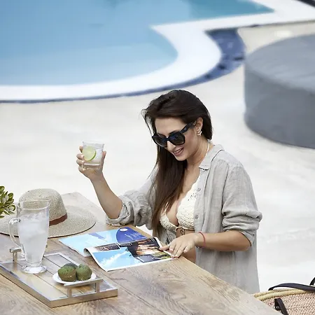 Hideaway Fira (Santorini)