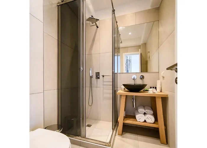 Hideaway Fira (Santorini)