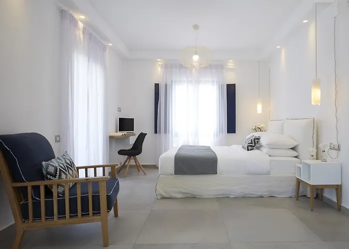 Hideaway Fira (Santorini)