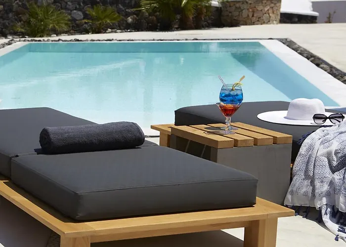 Hideaway Fira (Santorini)