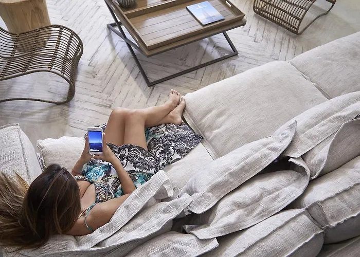 Villa Hideaway Fira (Santorini)