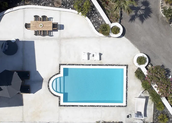 Hideaway Villa Fira (Santorini)