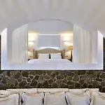 Hideaway Fira (Santorini)