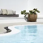 Hideaway Villa Fira (Santorini)