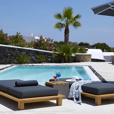 Villa Hideaway By Mr And Mrs White