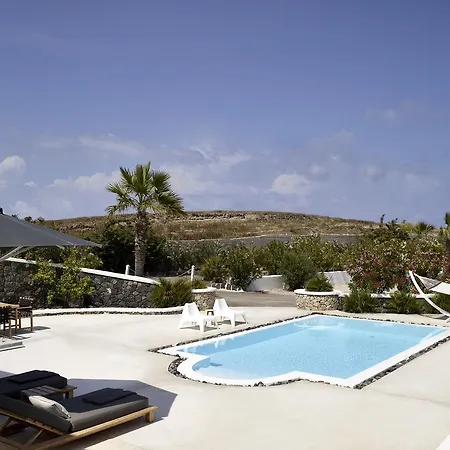 Villa Hideaway By Mr And Mrs White