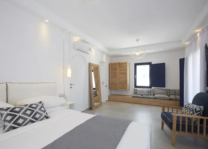 Hideaway Fira (Santorini)