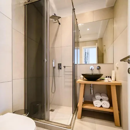 Hideaway By Mr And Mrs White Firá