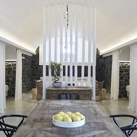 Hideaway By Mr And Mrs White *